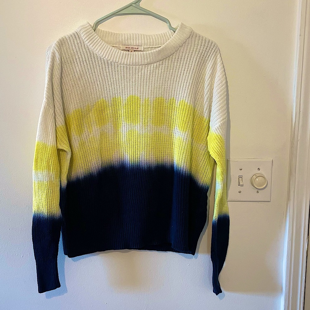 Super fun tie dye style Skies are Blue crewneck sweater in size XS.